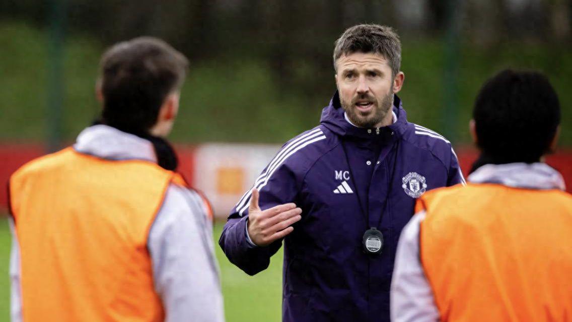 乐鱼leyu赛事官方-卡里克上任即“松绑”：废除两位前任的铁律，曼联更衣室焕然一新