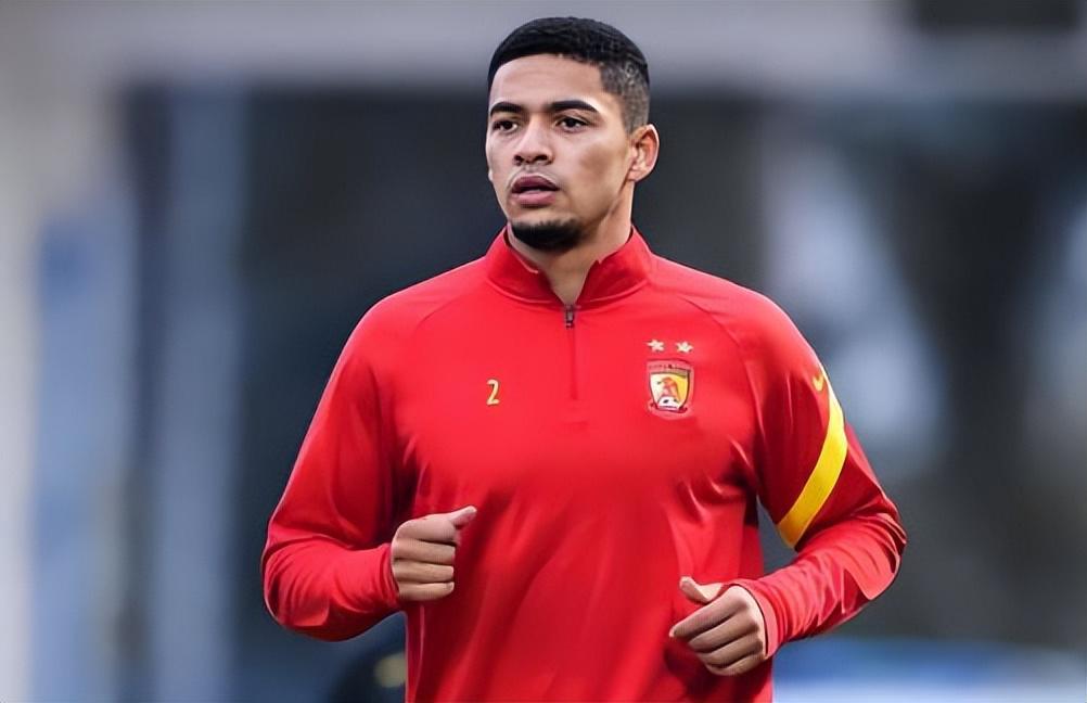 乐鱼leyu赛事官方-意外！球迷越不看好他俩踢申花主力，斯卢茨基越要坚持让两人首发